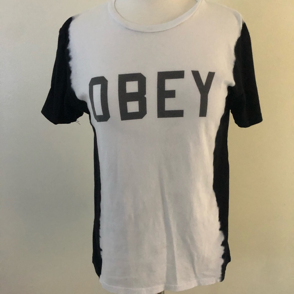 Tie dye obey shirt🖤